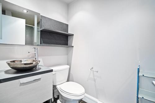 Bathroom - 2002-1100 Rue De La Montagne, Montréal (Ville-Marie), QC - Indoor Photo Showing Bathroom