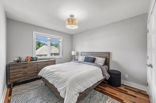 Chambre à coucher - 3901 Rue Dugué, Longueuil (Saint-Hubert), QC - Indoor Photo Showing Bedroom
