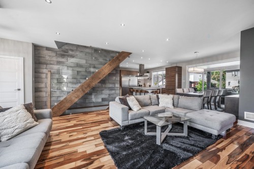 Salon - 3901 Rue Dugué, Longueuil (Saint-Hubert), QC - Indoor Photo Showing Living Room
