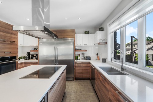 Cuisine - 3901 Rue Dugué, Longueuil (Saint-Hubert), QC - Indoor Photo Showing Kitchen With Double Sink With Upgraded Kitchen