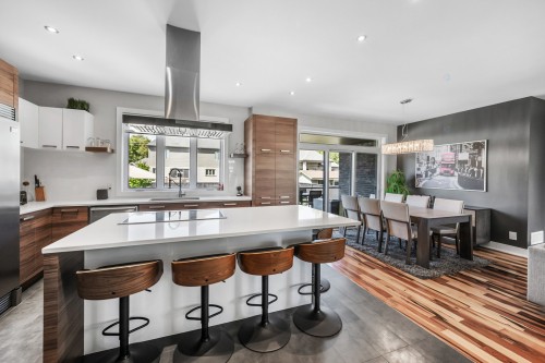 Cuisine - 3901 Rue Dugué, Longueuil (Saint-Hubert), QC - Indoor Photo Showing Kitchen With Upgraded Kitchen