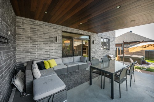 Terrasse - 3901 Rue Dugué, Longueuil (Saint-Hubert), QC - Outdoor With Deck Patio Veranda With Exterior