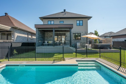 Piscine - 3901 Rue Dugué, Longueuil (Saint-Hubert), QC - Outdoor With In Ground Pool