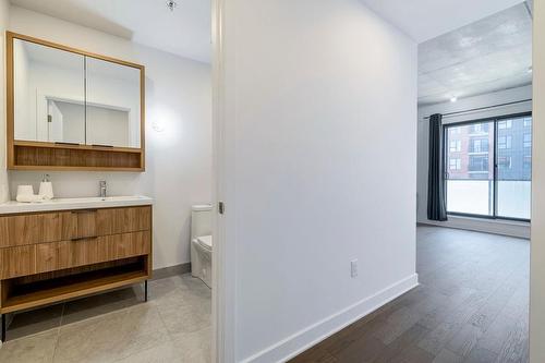 Bathroom - 310-2660 Rue Ontario E., Montréal (Ville-Marie), QC - Indoor