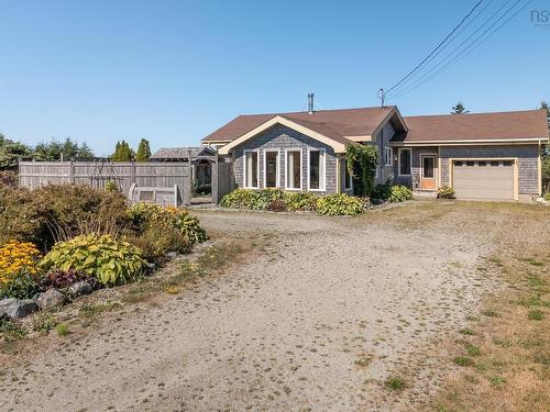 40 Country Lane, Lower West Pubnico, NS 