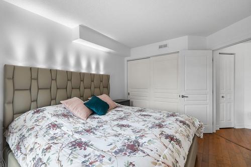 Bedroom - 403-450 Rue St-Antoine E., Montréal (Ville-Marie), QC - Indoor Photo Showing Bedroom