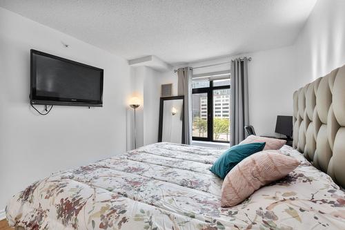 Bedroom - 403-450 Rue St-Antoine E., Montréal (Ville-Marie), QC - Indoor Photo Showing Bedroom
