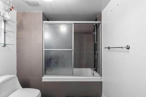 Bathroom - 403-450 Rue St-Antoine E., Montréal (Ville-Marie), QC - Indoor Photo Showing Bathroom