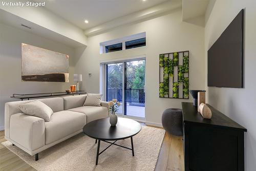 106-660 Cawston Avenue, Kelowna, BC - Indoor