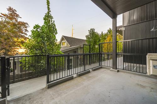 106-660 Cawston Avenue, Kelowna, BC - Outdoor With Exterior