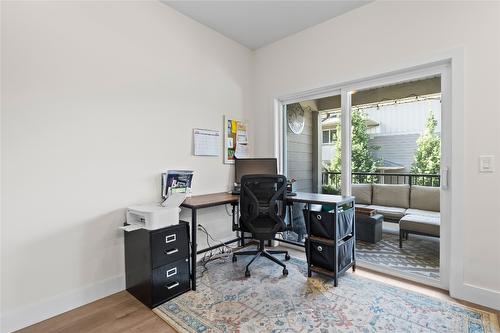3-300 Drysdale Boulevard, Kelowna, BC - Indoor Photo Showing Office