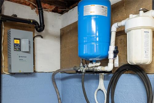 1440 Trinity Valley Road, Lumby, BC - Indoor Photo Showing Basement