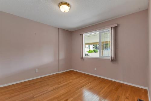 10-3906 Pleasant Valley Road, Vernon, BC - Indoor Photo Showing Other Room