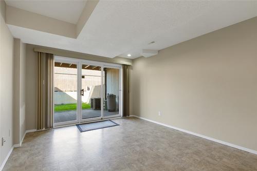 10-3906 Pleasant Valley Road, Vernon, BC - Indoor Photo Showing Other Room