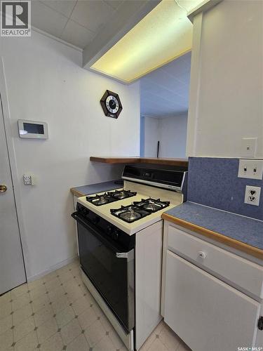 914 Pacific Street, Grenfell, SK - Indoor