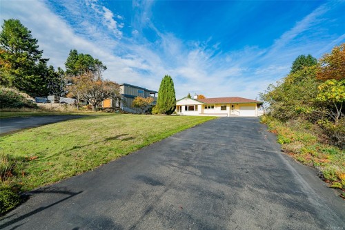 441 Memorial Ave, Qualicum Beach, BC 