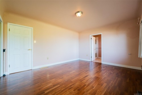 441 Memorial Ave, Qualicum Beach, BC 