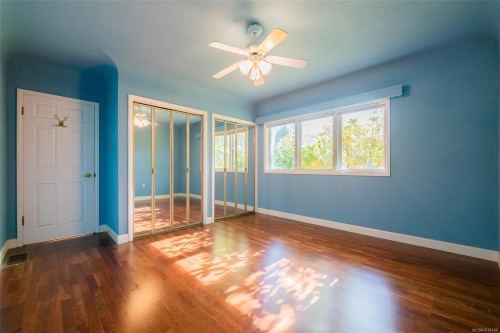 441 Memorial Ave, Qualicum Beach, BC 