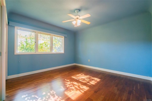 441 Memorial Ave, Qualicum Beach, BC 