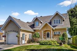 298 Grande Côte O.  Lanoraie, QC J0K 1E0