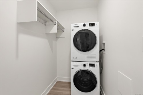 716-1628 Store St, Victoria, BC - Indoor Photo Showing Laundry Room