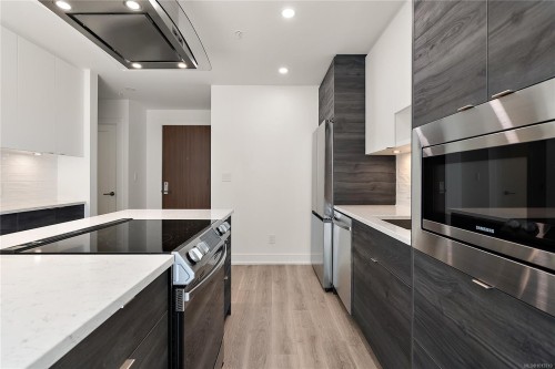 716-1628 Store St, Victoria, BC - Indoor Photo Showing Kitchen