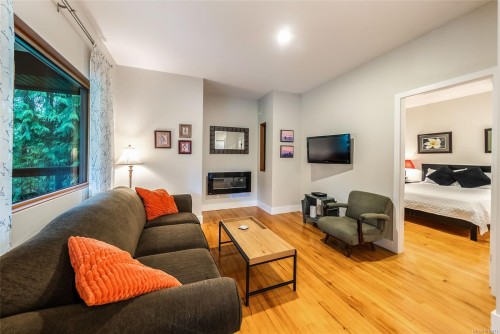 1875 Ashling Rd, Qualicum Beach, BC 