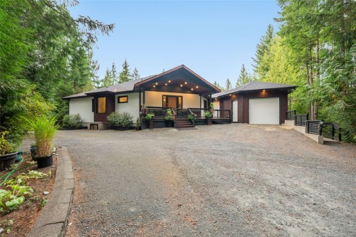 1875 Ashling Rd, Qualicum Beach, BC 