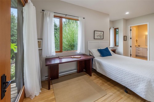 1875 Ashling Rd, Qualicum Beach, BC 