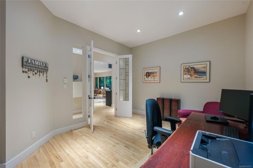 1875 Ashling Rd, Qualicum Beach, BC 