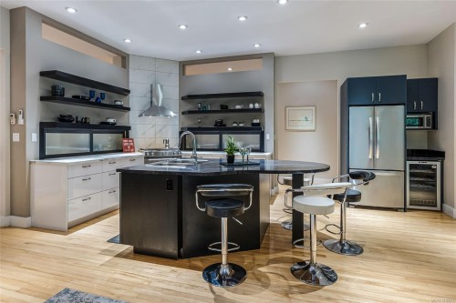 1875 Ashling Rd, Qualicum Beach, BC 