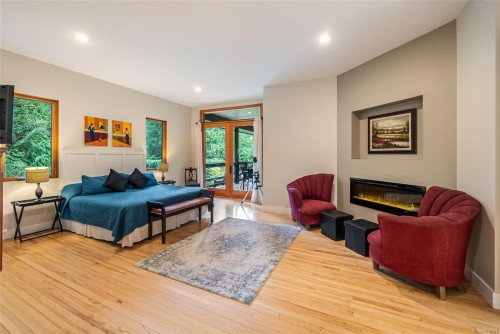 1875 Ashling Rd, Qualicum Beach, BC 