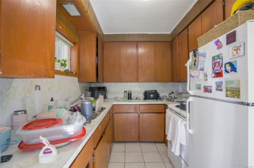 227 Grants Lake Rd, Lake Cowichan, BC 