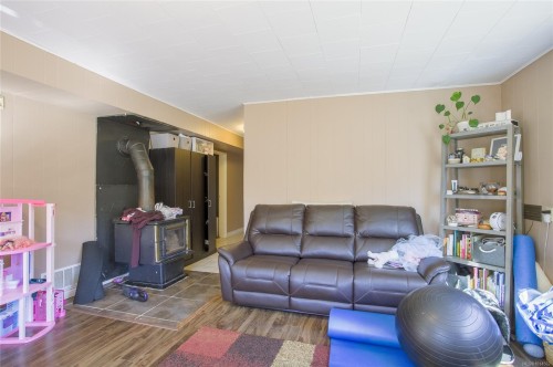 227 Grants Lake Rd, Lake Cowichan, BC 