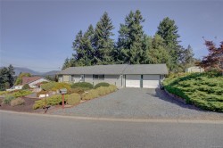 6329 Highwood Dr  Duncan, BC V9L 5R3