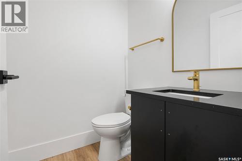 405 St John Street, Regina, SK - Indoor Photo Showing Bathroom