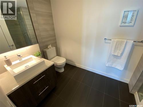 1202 490 2Nd Avenue S, Saskatoon, SK - Indoor Photo Showing Bathroom