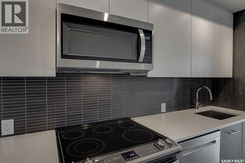 1202 490 2Nd Avenue S, Saskatoon, SK - Indoor Photo Showing Kitchen