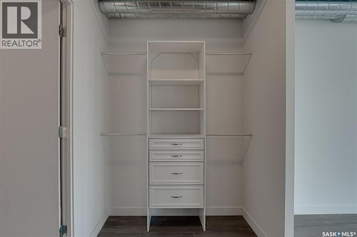 1202 490 2Nd Avenue S, Saskatoon, SK - Indoor With Storage