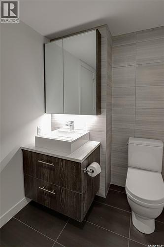1202 490 2Nd Avenue S, Saskatoon, SK - Indoor Photo Showing Bathroom