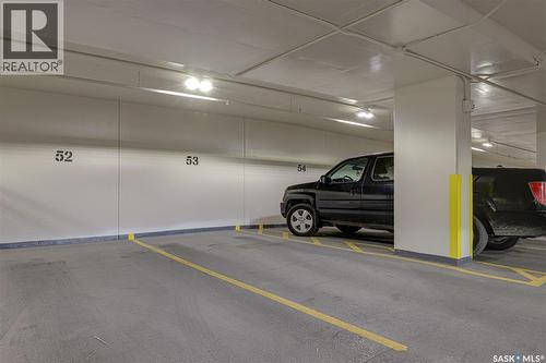 1202 490 2Nd Avenue S, Saskatoon, SK - Indoor Photo Showing Garage