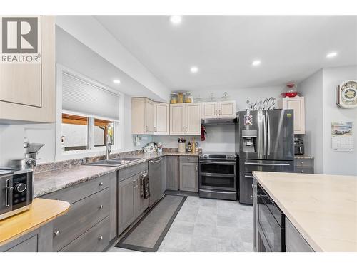 1206 43 Avenue, Vernon, BC - Indoor Photo Showing Kitchen