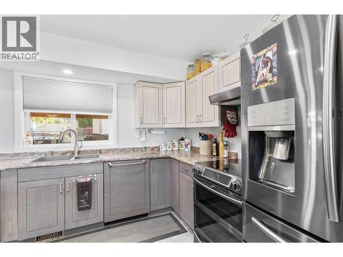 1206 43 Avenue, Vernon, BC - Indoor Photo Showing Kitchen