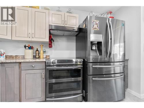1206 43 Avenue, Vernon, BC - Indoor Photo Showing Kitchen