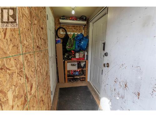 Outside entry to suite - 1206 43 Avenue, Vernon, BC - Indoor