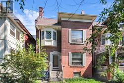577 HURON STREET  Toronto, ON M5R 2R6