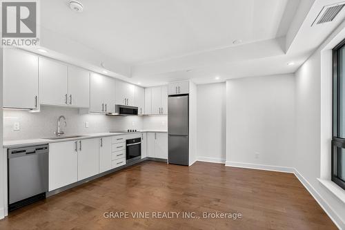 601 - 180 George Street, Ottawa, ON - Indoor Photo Showing Kitchen With Stainless Steel Kitchen With Upgraded Kitchen
