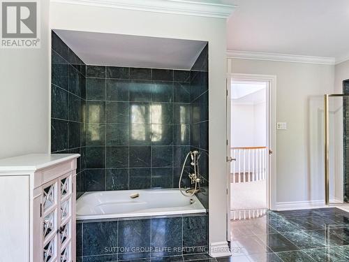 2269 Shardawn Mews, Mississauga, ON - Indoor Photo Showing Bathroom