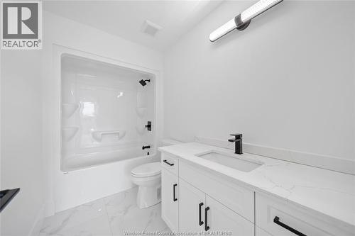 7355 Garnet, Mcgregor, ON - Indoor Photo Showing Bathroom