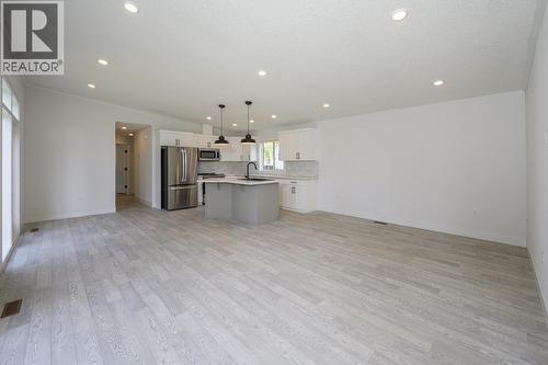 11 5164 Hart Highway, Prince George, BC - Indoor Photo Showing Kitchen